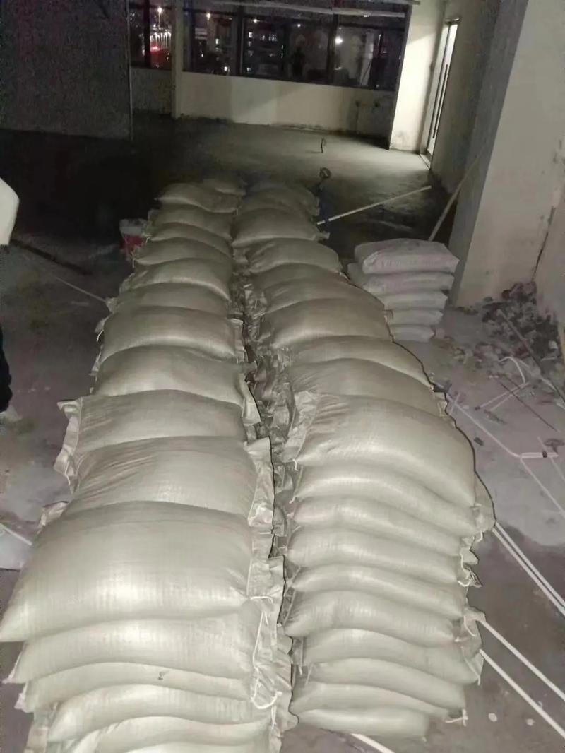 水泥黄沙配送行业动态：构建高效物流的新篇章